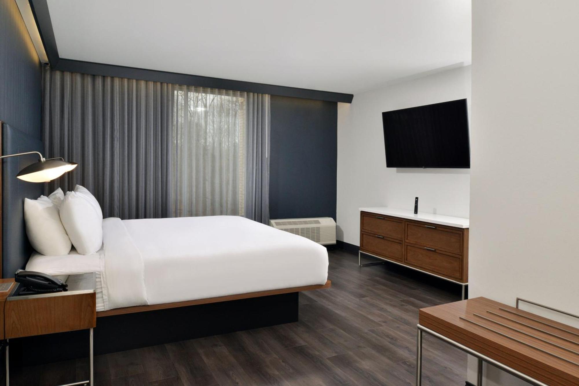 Отель Courtyard By Marriott Raleigh Cary Crossroads Экстерьер фото